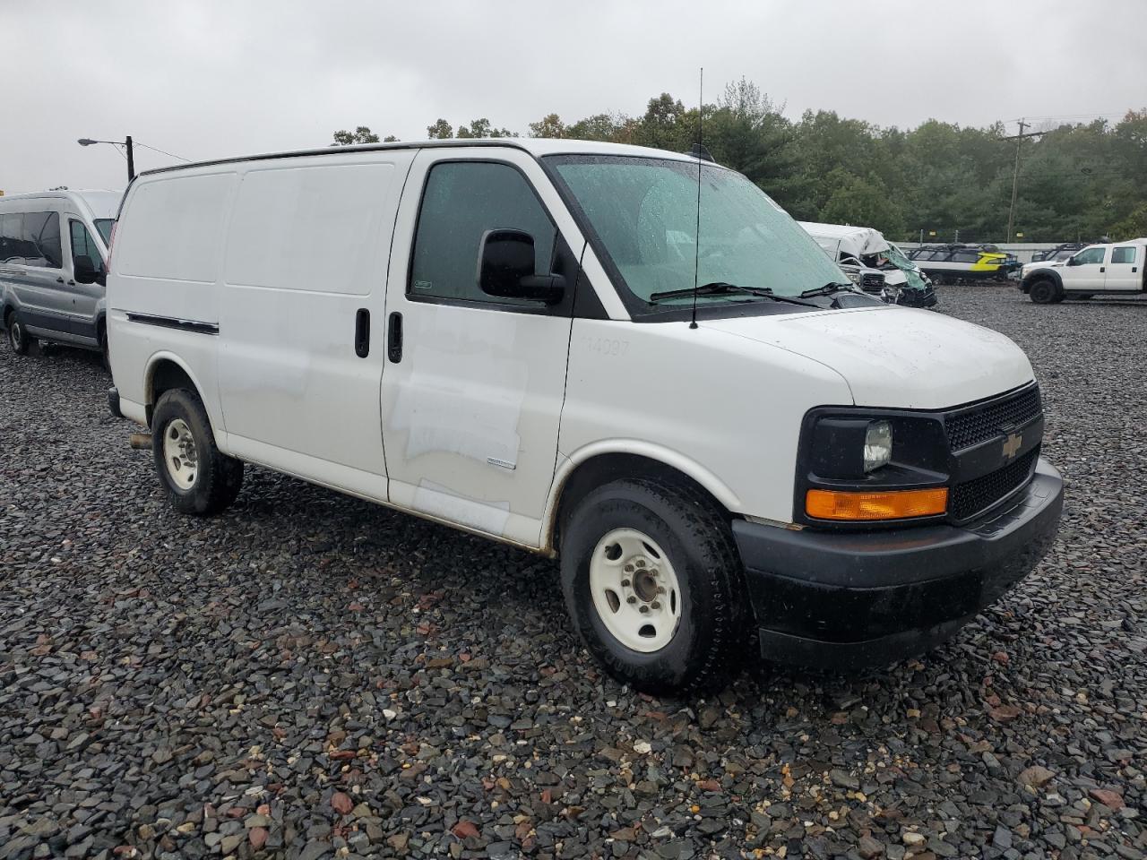 2017 Chevrolet Express G2500 - Image 4