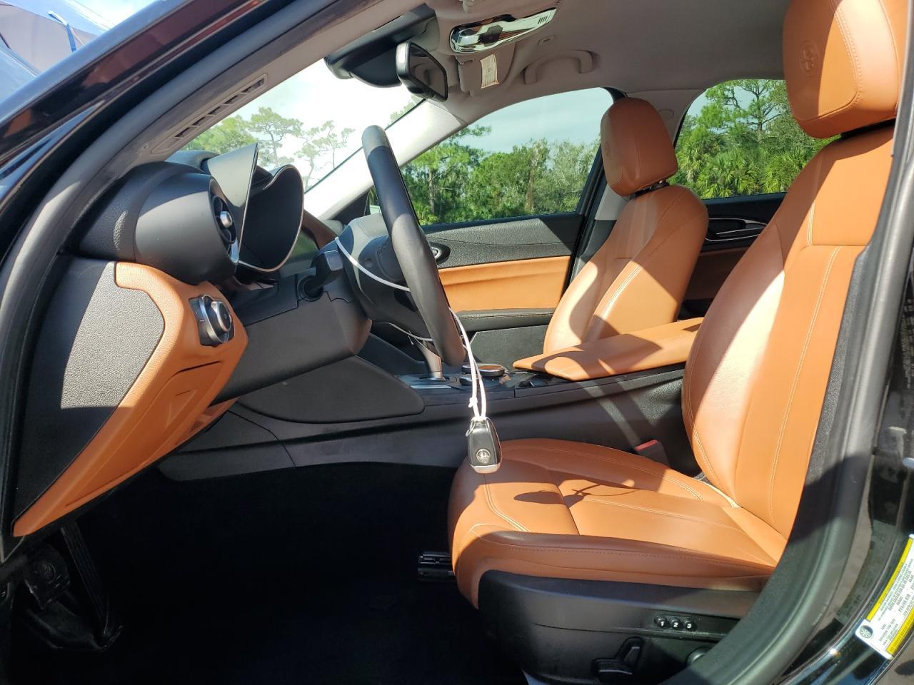 2019 Alfa Romeo Giulia - Фото 7