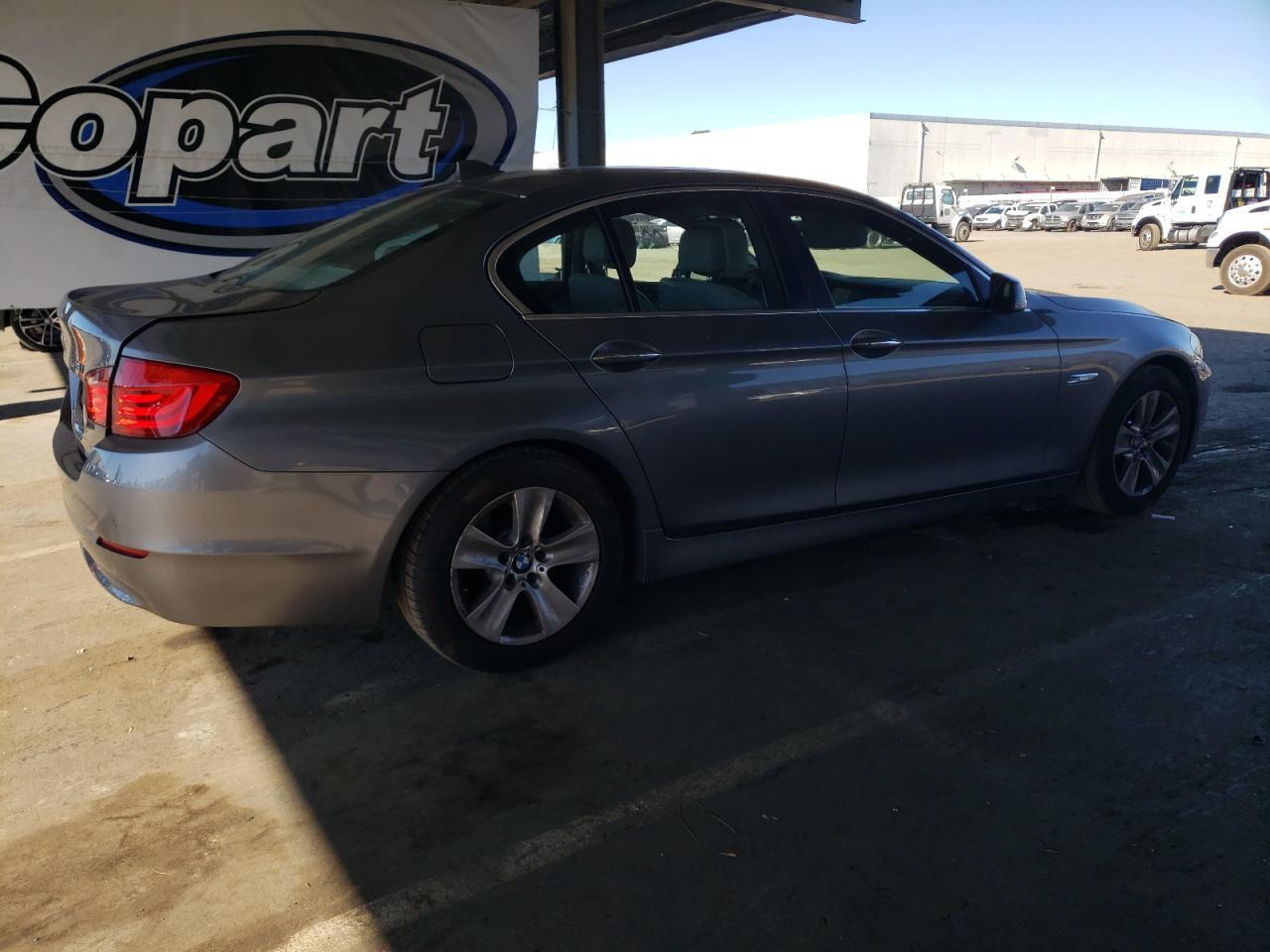 2013 BMW 528 I - Image 3