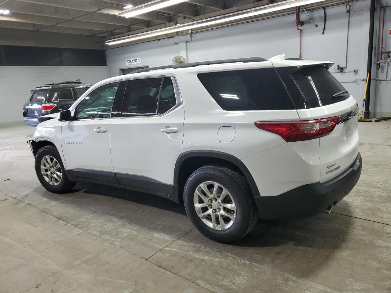 2021 Chevrolet Traverse Lt - Image 2