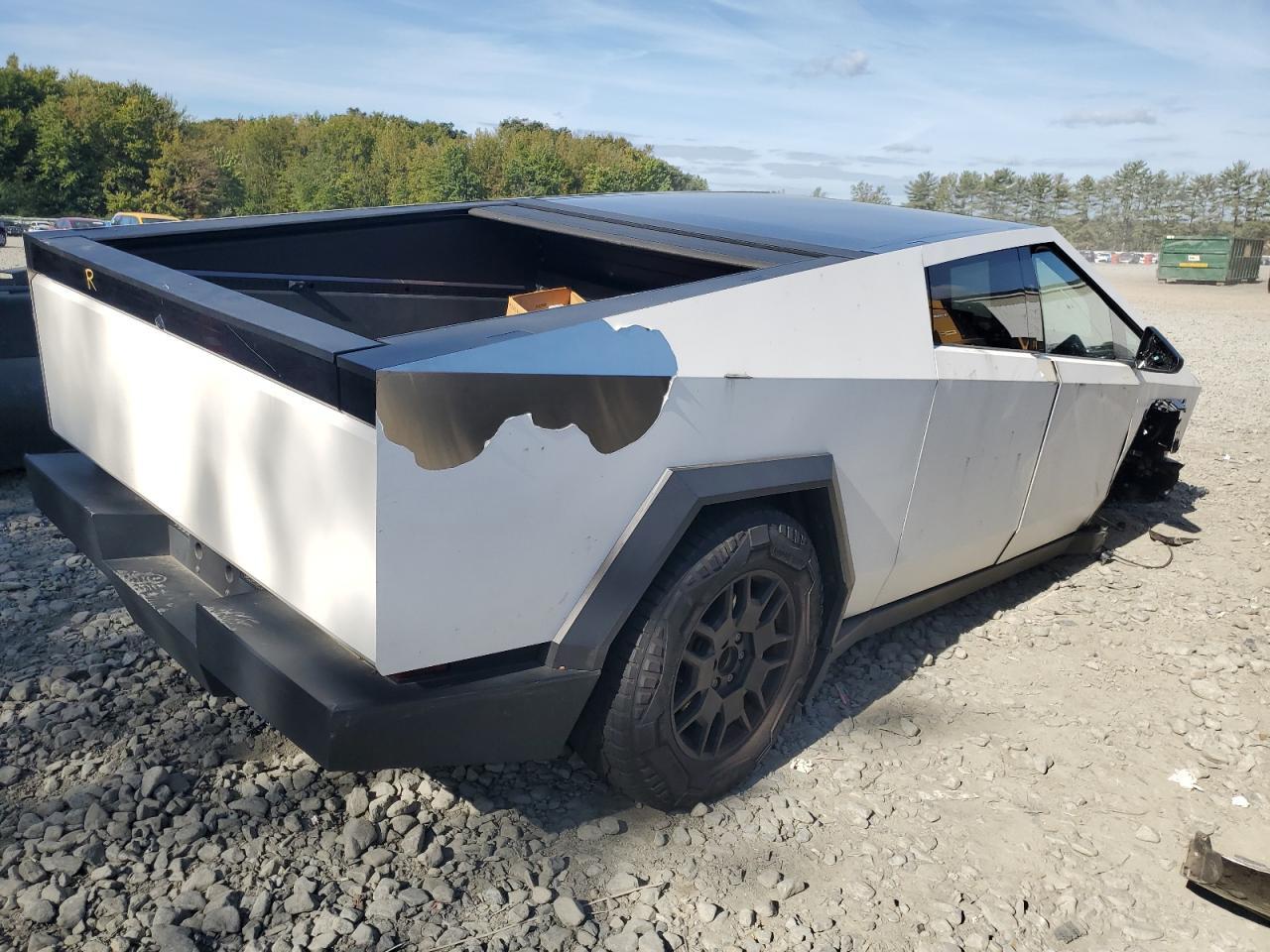 2024 Tesla Cybertruck - Image 3