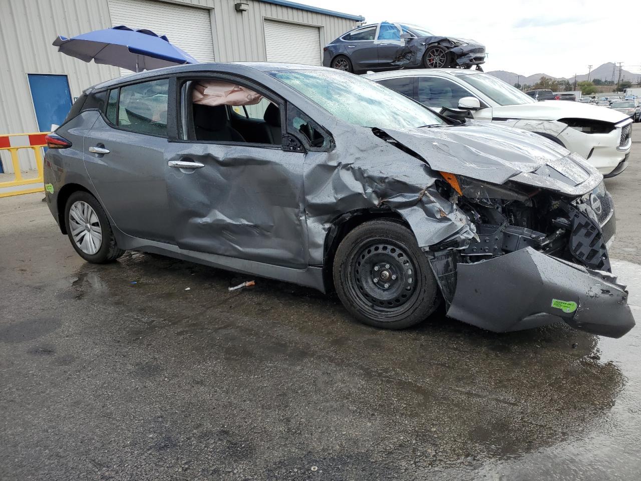 2023 Nissan Leaf S - Image 4