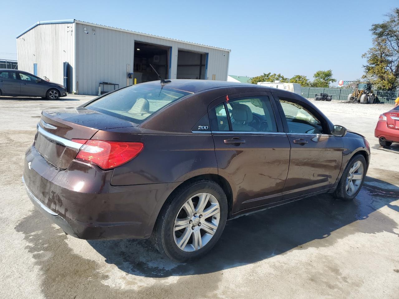 2012 Chrysler 200 Touring - Фото 3
