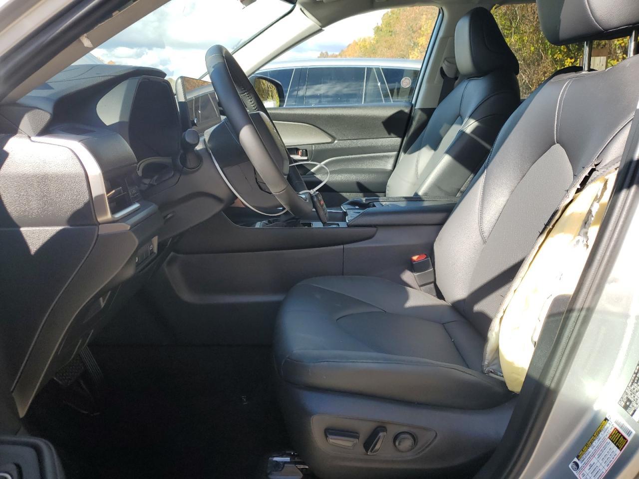 2025 Toyota Grand Highlander Le - Фото 7