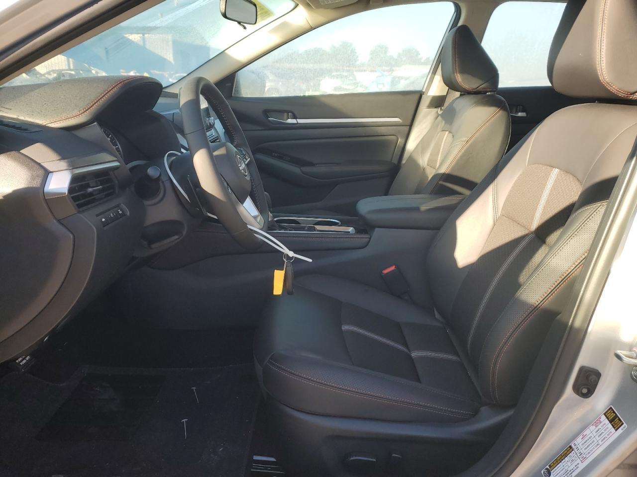 2025 Nissan Altima Sr - Image 7