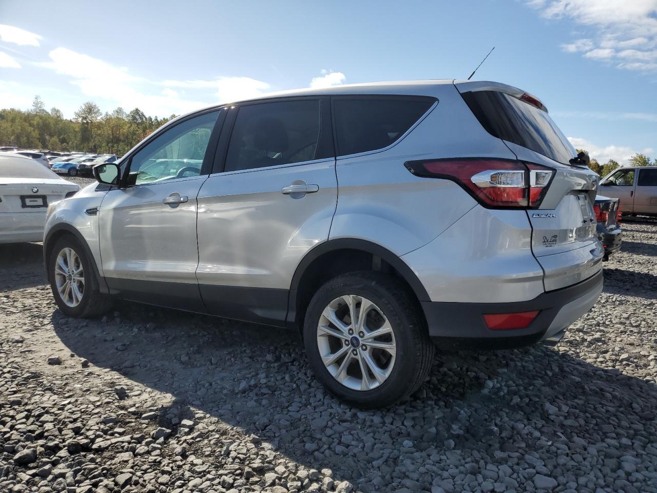 2017 Ford Escape Se - Фото 2