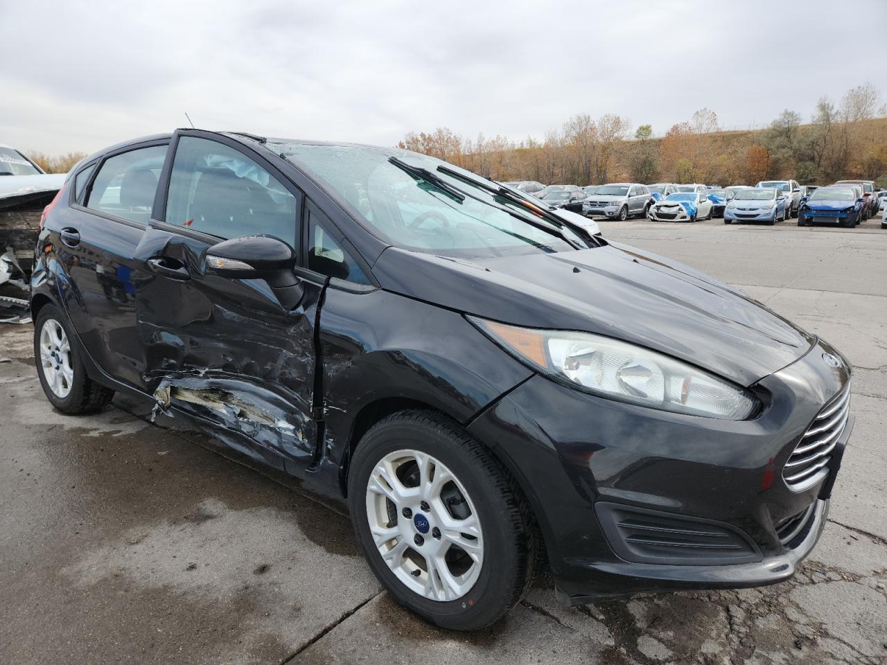2015 Ford Fiesta Se - Image 4