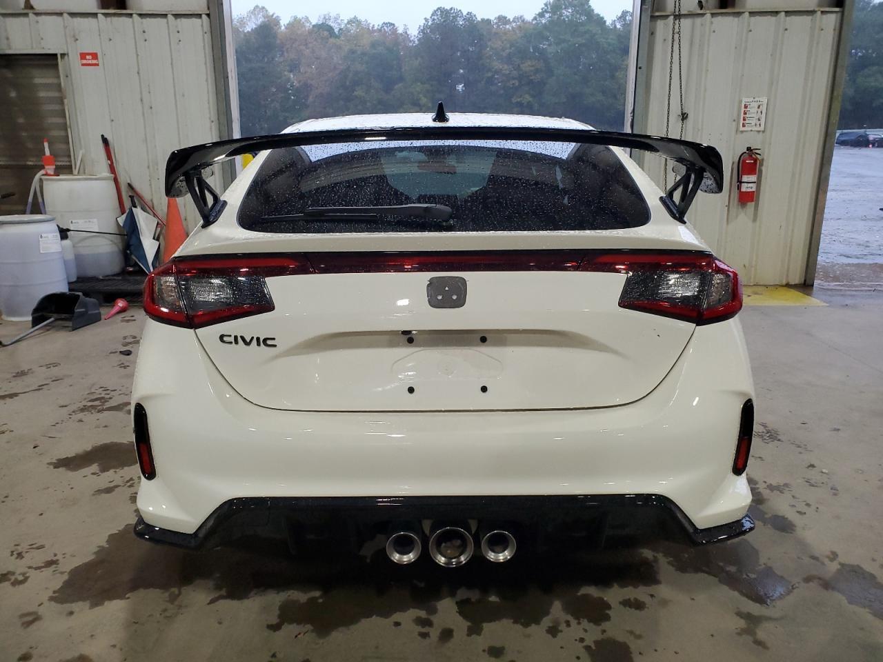 2024 Honda Civic Type-R - Image 6