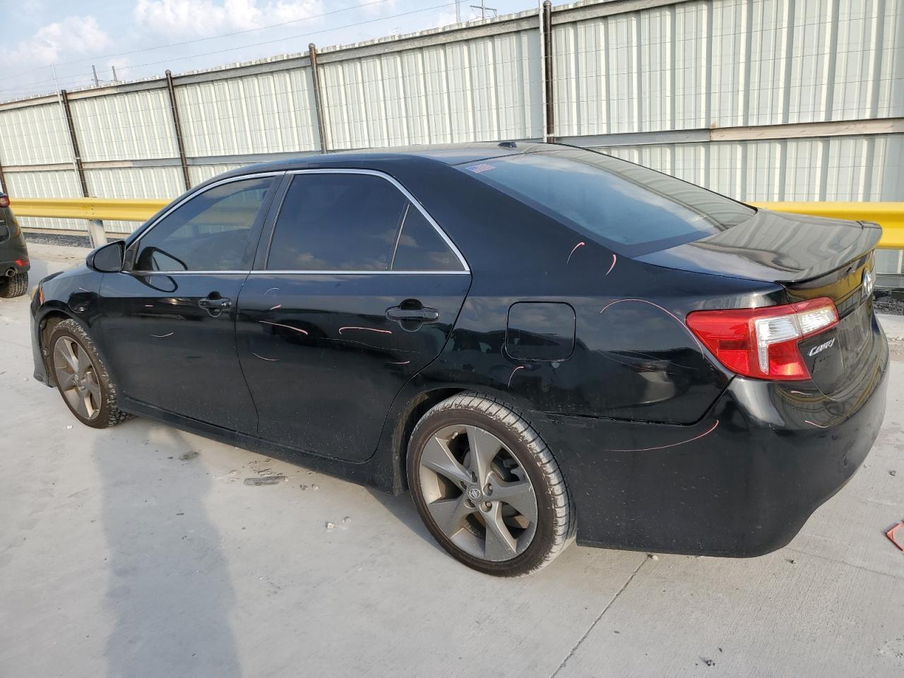 2014 Toyota Camry Se - Фото 2