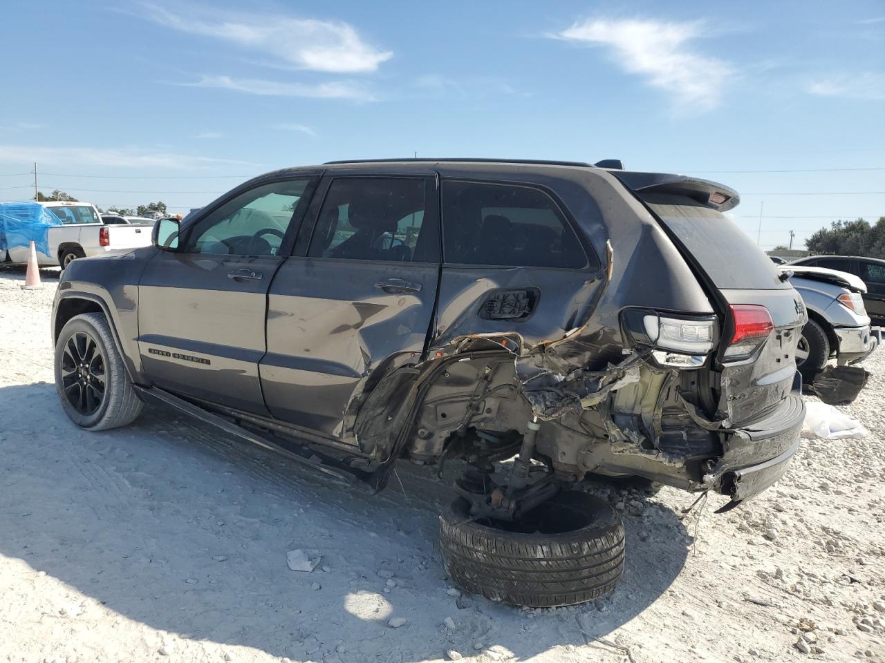 2019 Jeep Grand Cherokee Laredo - Image 2