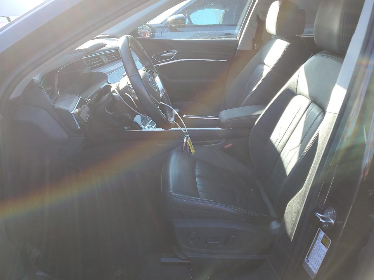 2021 Audi E-Tron Premium - Фото 7