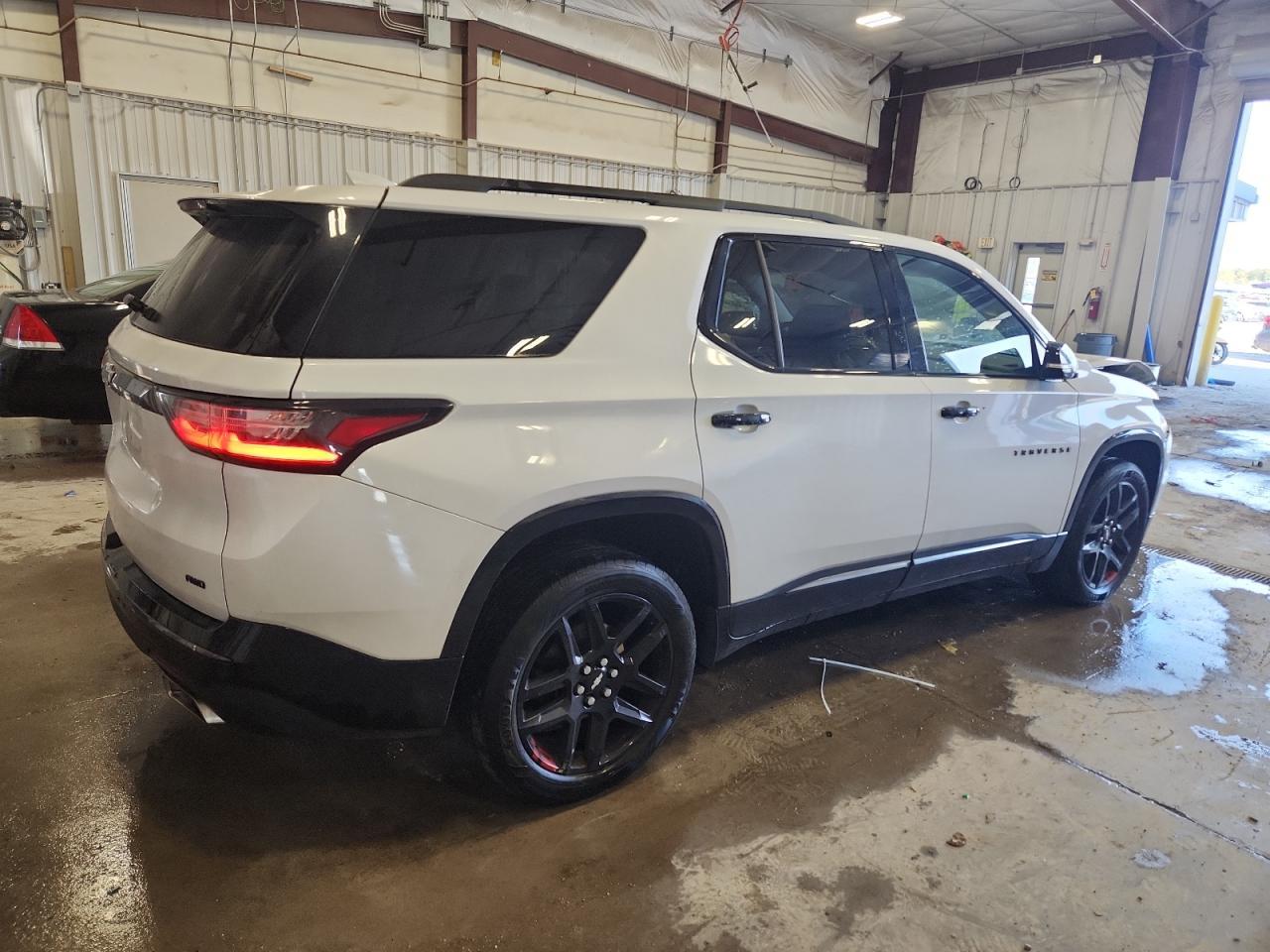 2019 Chevrolet Traverse Premier - Image 3