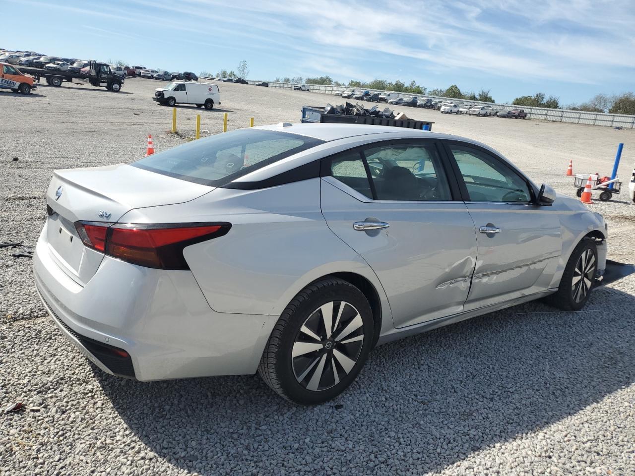 2022 Nissan Altima Sv - Фото 3