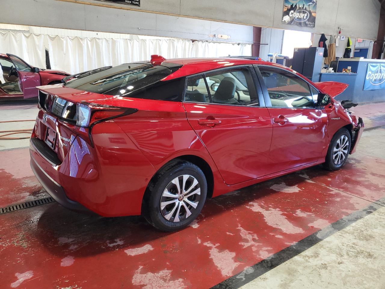 2020 Toyota Prius Xle Awd-E - Image 3