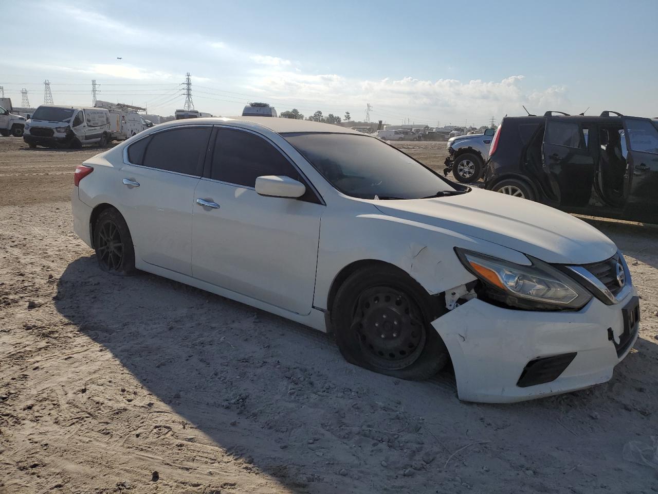 2017 Nissan Altima 2.5 - Фото 4