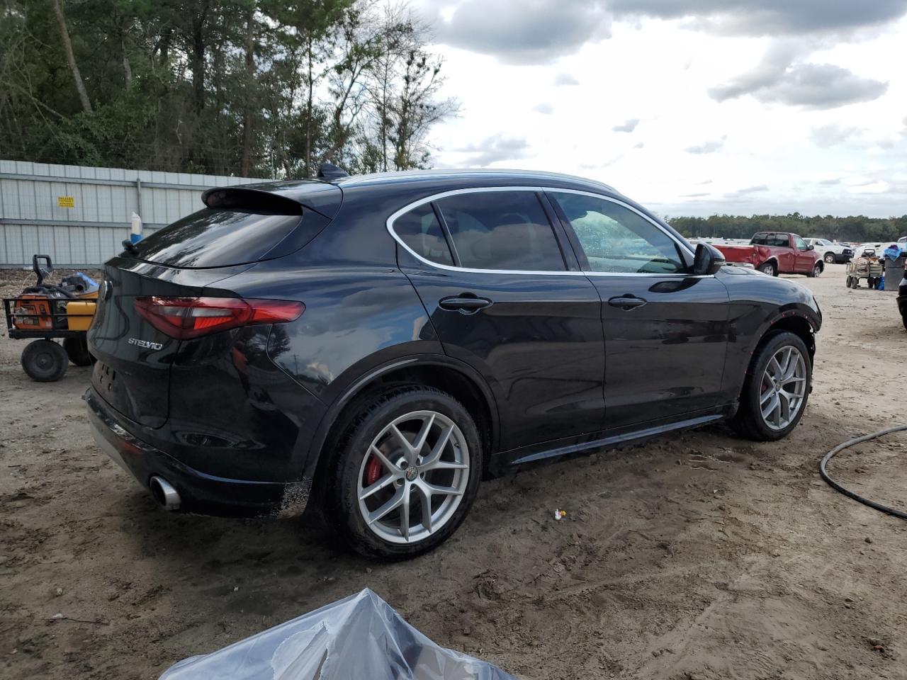 2021 Alfa Romeo Stelvio Ti - Фото 3