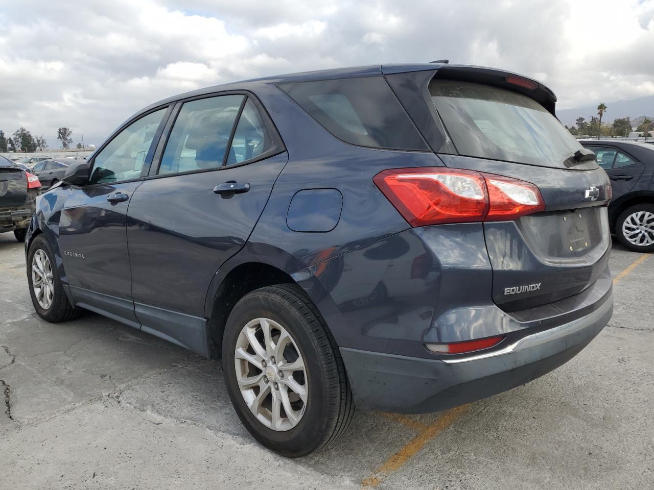 2018 Chevrolet Equinox Ls - Image 2