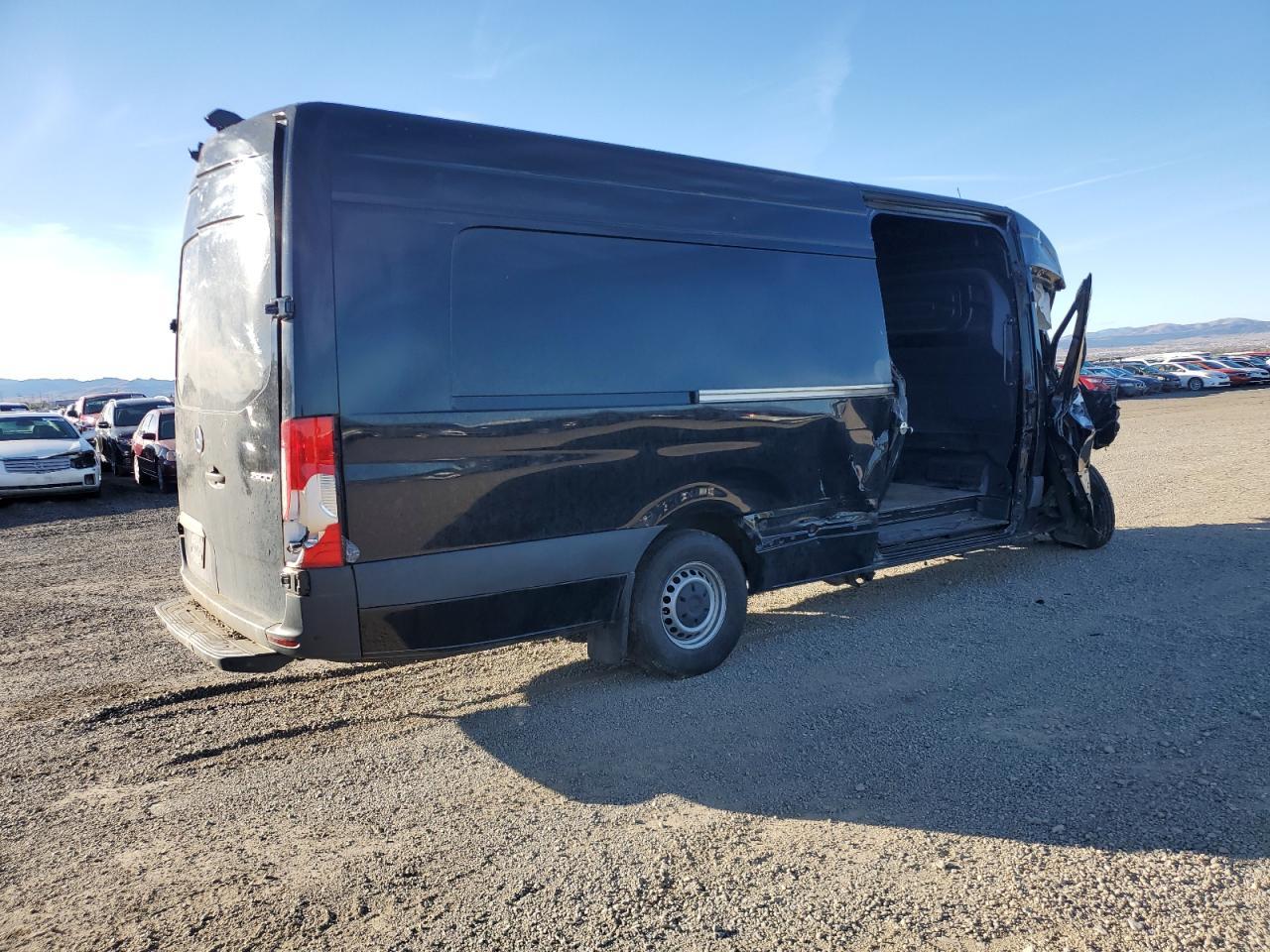 2023 Mercedes Benz Sprinter 2500 Delivery Van - Фото 3