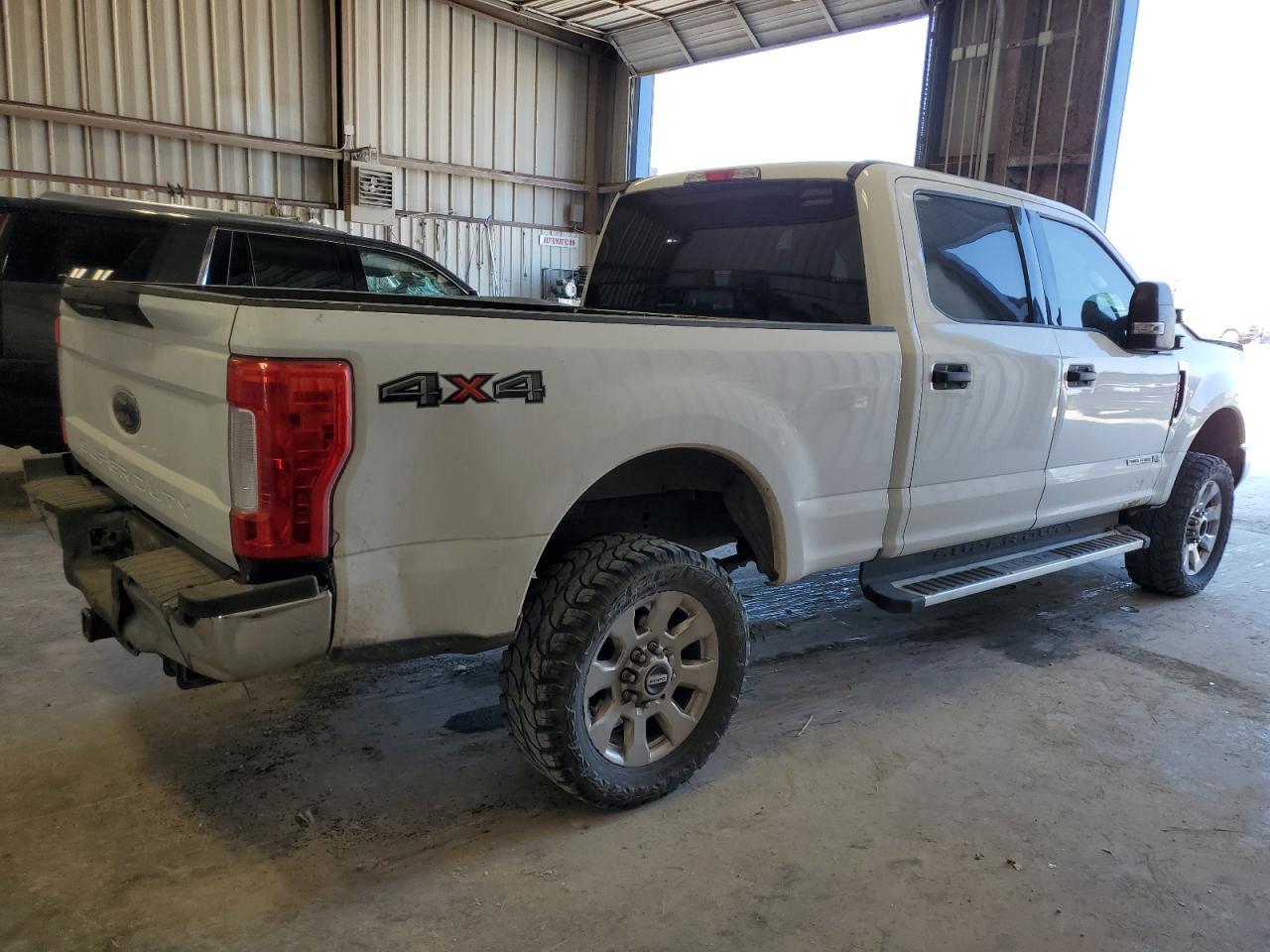 2019 Ford F250 Super Duty - Image 3