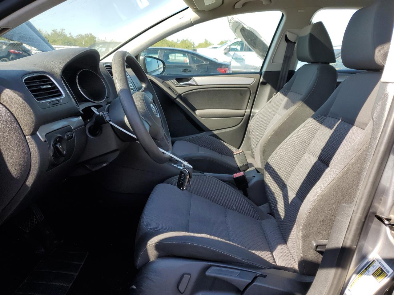 2011 Volkswagen Golf - Image 7