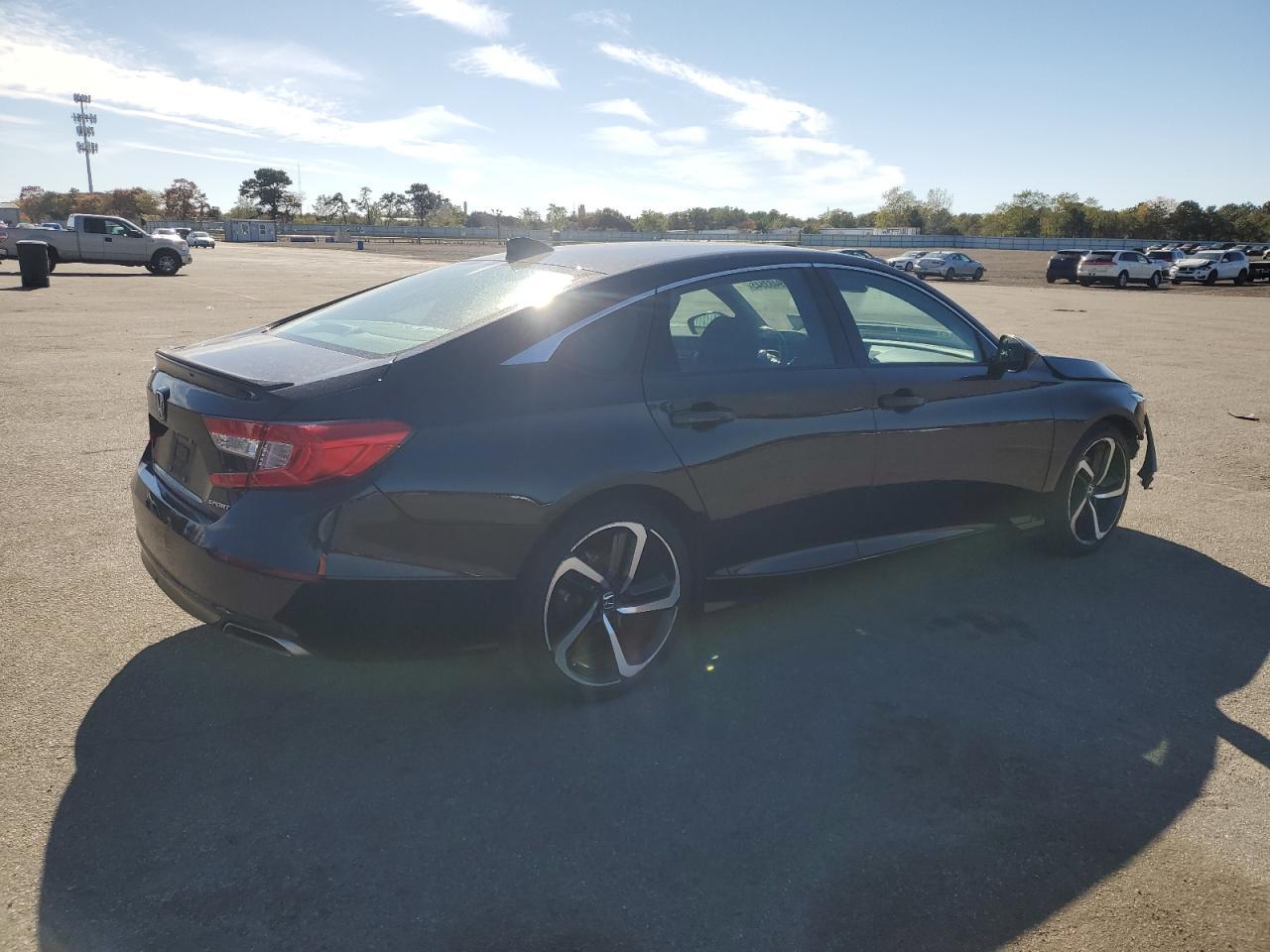 2022 Honda Accord Sport - Фото 3