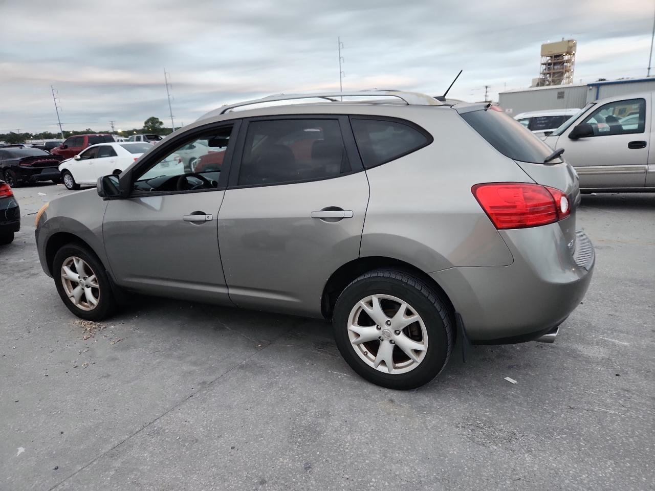 2008 Nissan Rogue S - Image 2