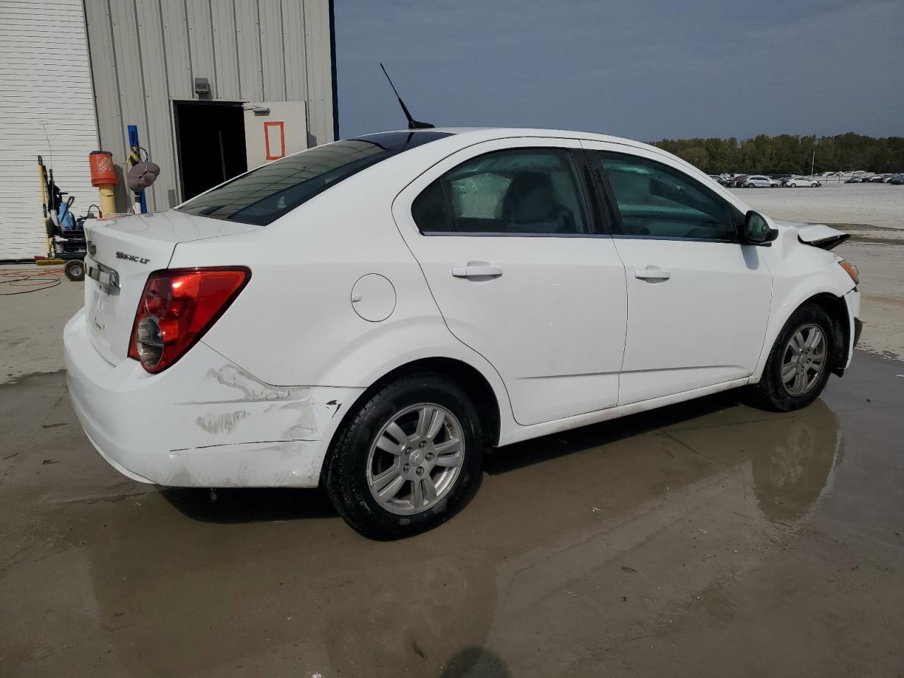 2014 Chevrolet Sonic Lt - Image 3