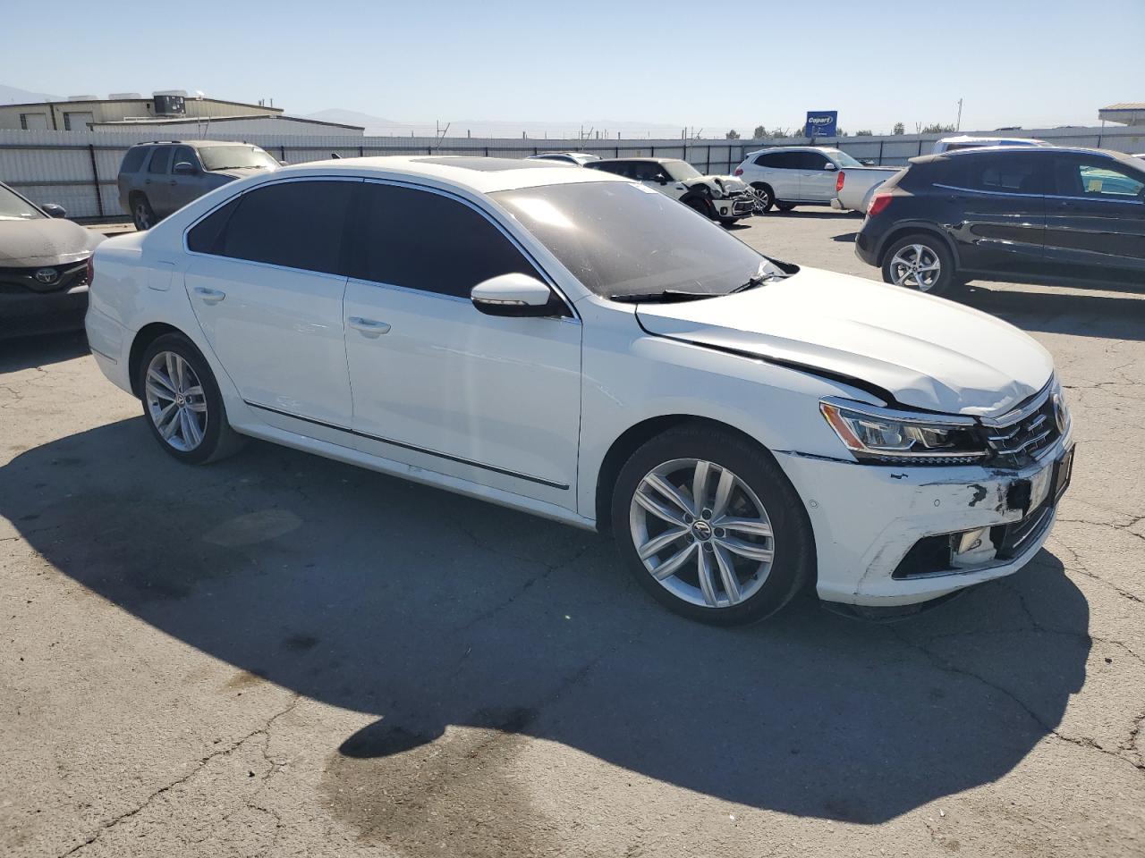 2018 Volkswagen Passat Sel Premium - Фото 4