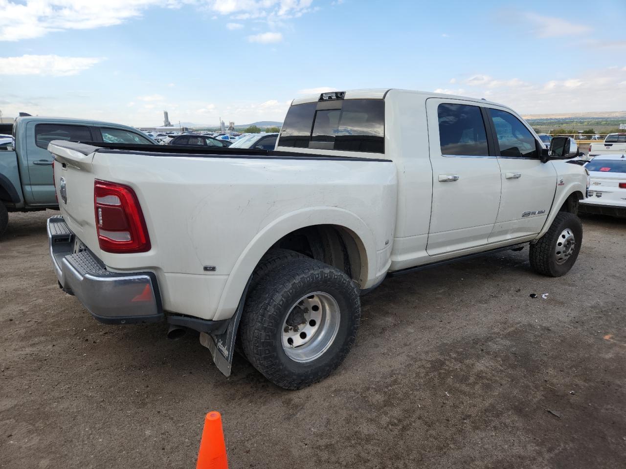 2022 Ram 3500 Longhorn - Фото 3