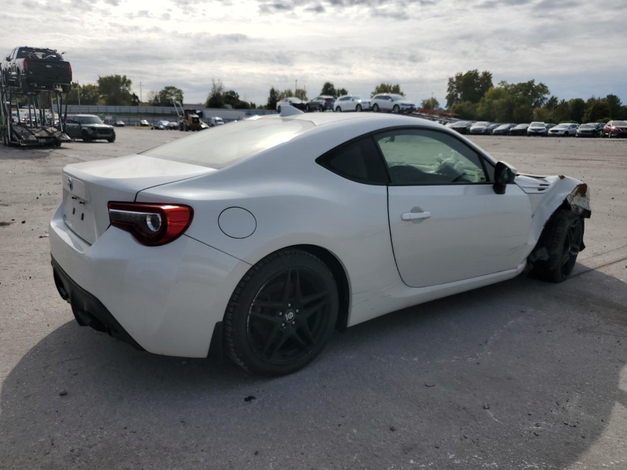 2017 Toyota 86 Base - Image 3