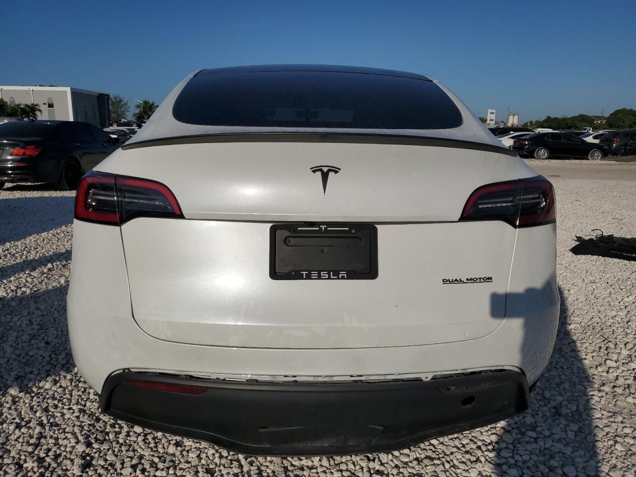 2023 Tesla Model Y - Фото 6