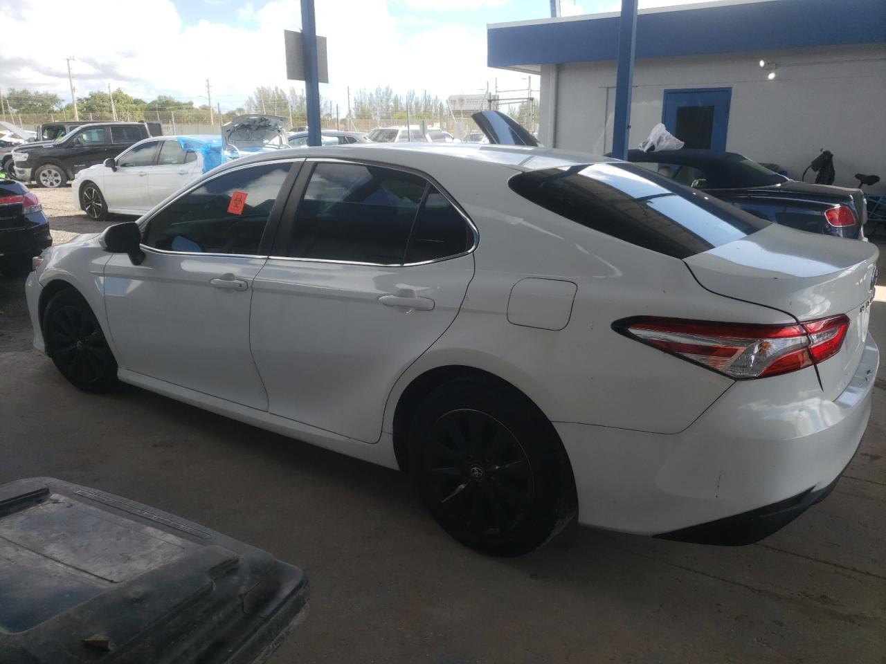 2018 Toyota Camry L - Image 2