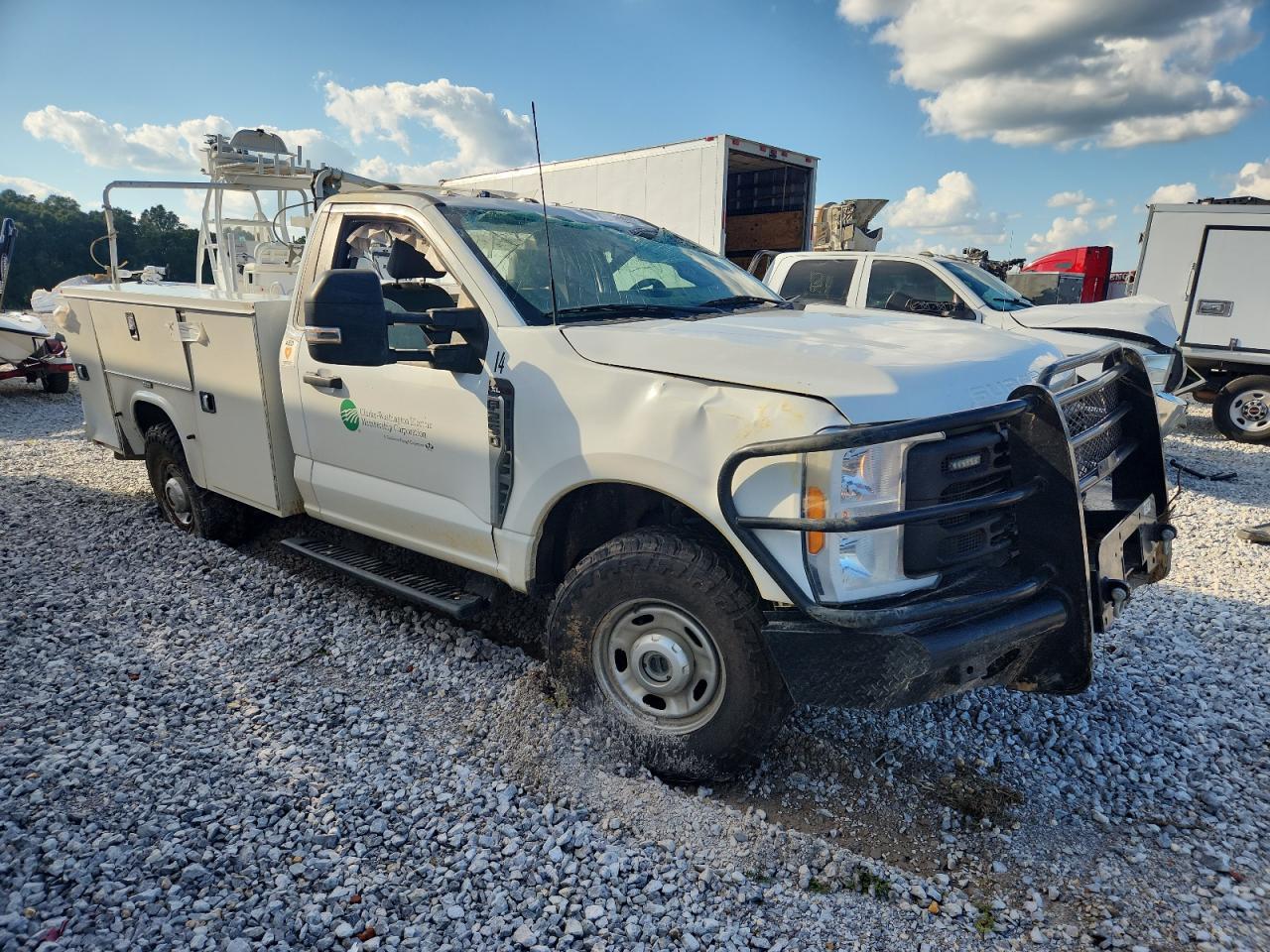 2023 Ford F250 Super Duty - Фото 4