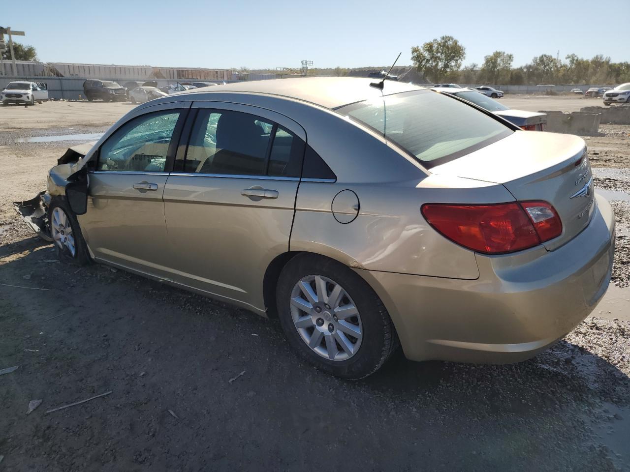 2010 Chrysler Sebring Touring - Фото 2