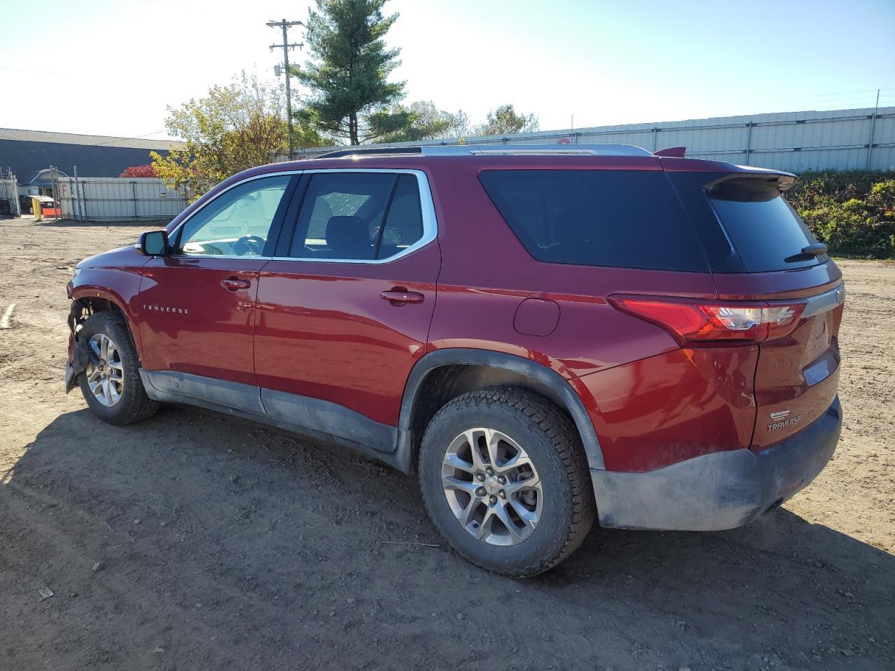 2018 Chevrolet Traverse Lt - Фото 2