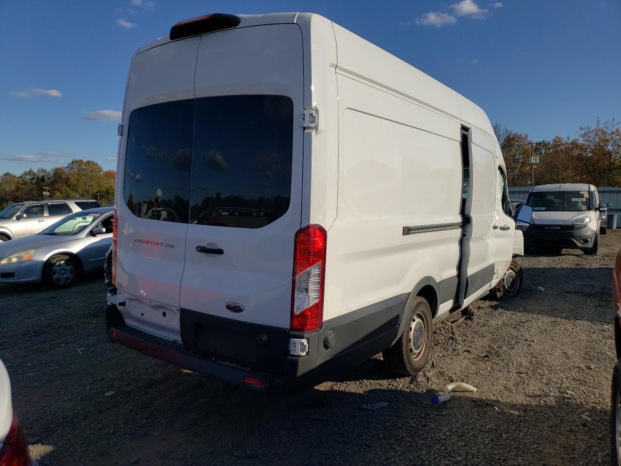 2024 Ford Transit T-250 Delivery Van - Фото 3