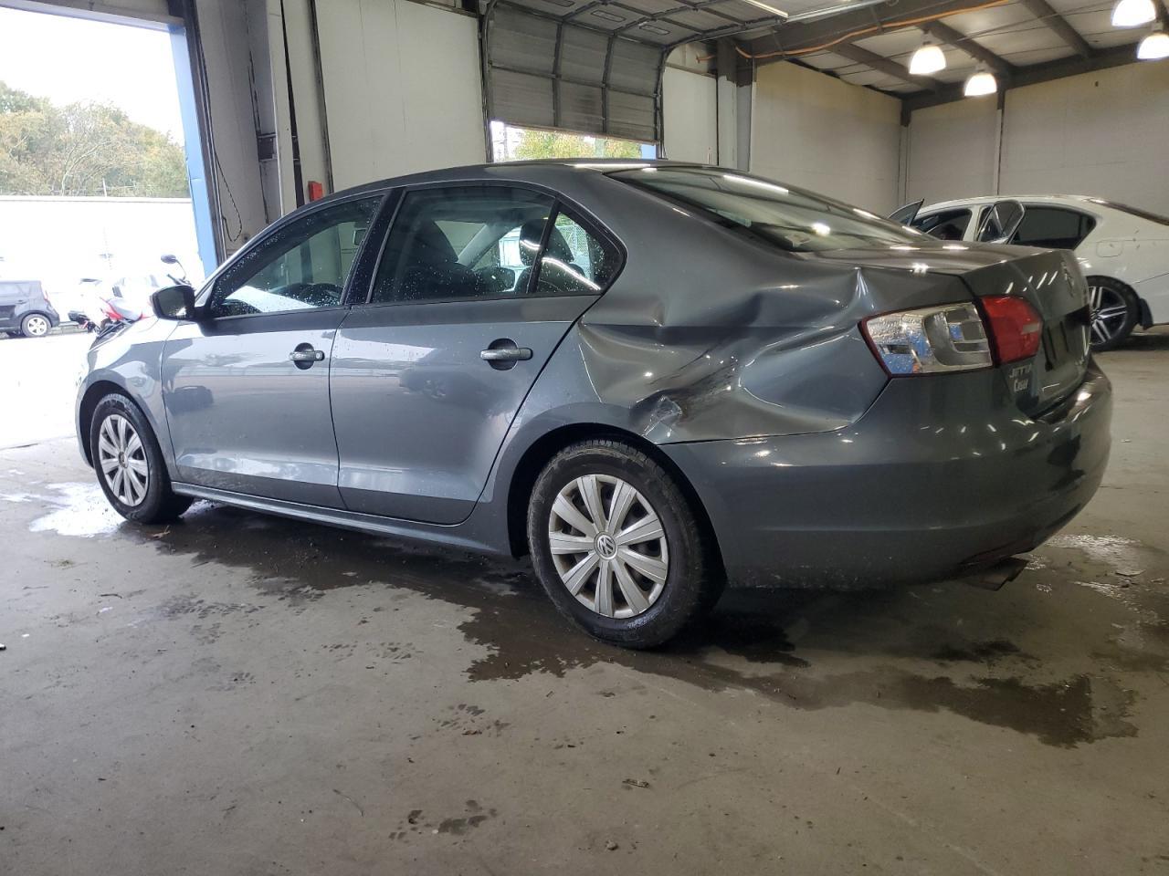2014 Volkswagen Jetta Base - Фото 2