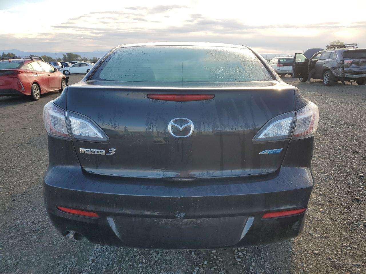 2013 Mazda 3 I - Image 6