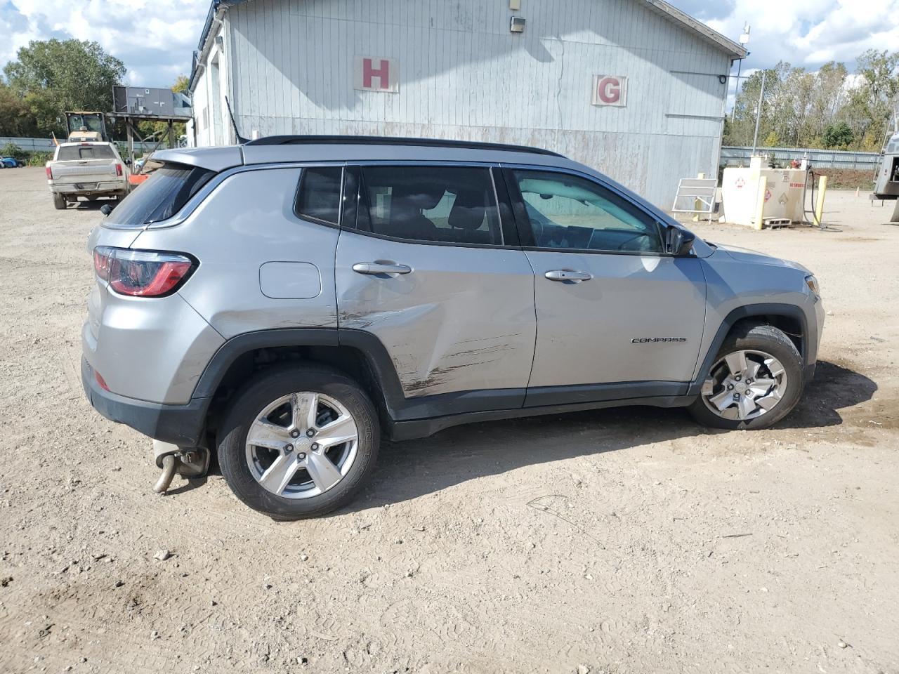 2022 Jeep Compass Latitude - Фото 3