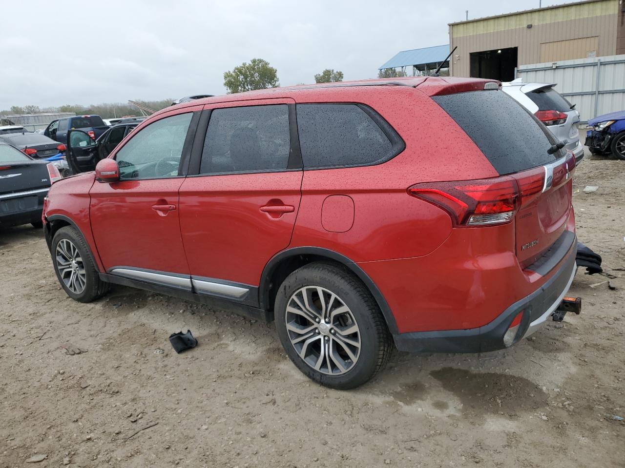 2016 Mitsubishi Outlander Se - Фото 2