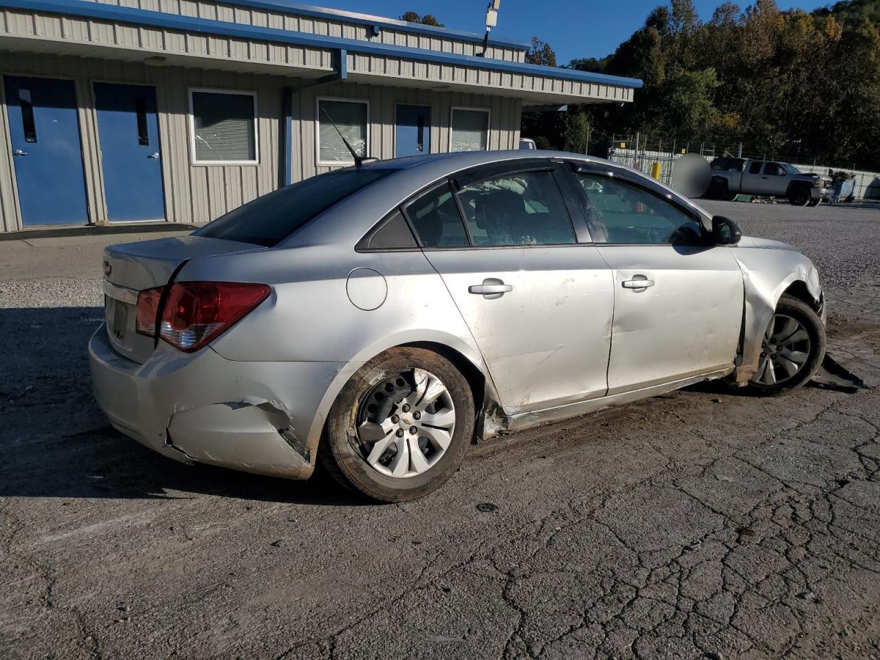 2014 Chevrolet Cruze Ls - Фото 3