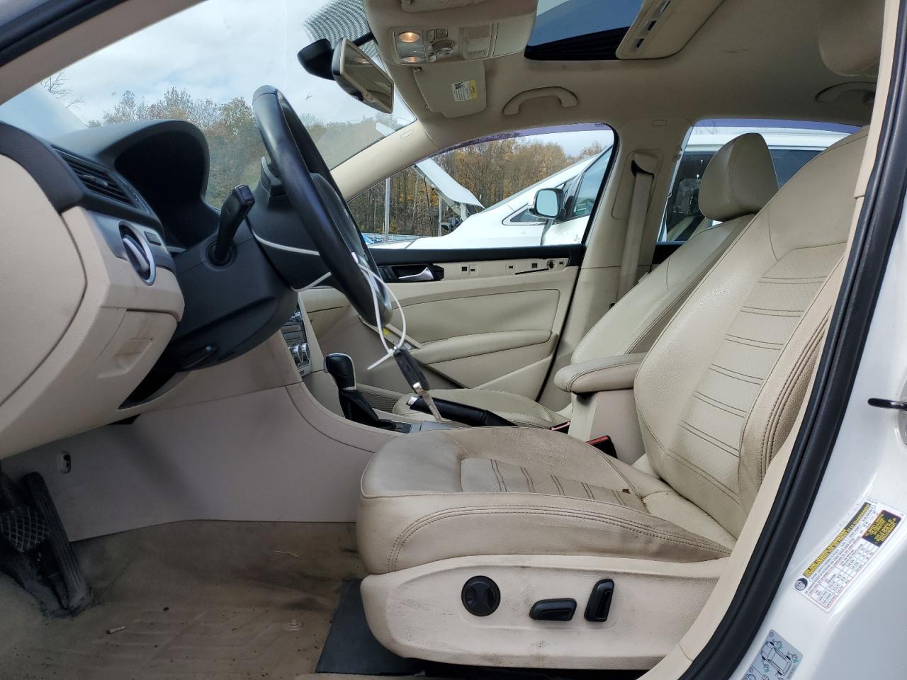 2012 Volkswagen Passat Se - Image 7