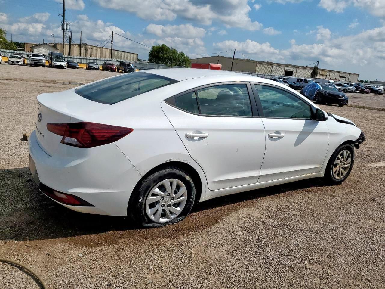 2020 Hyundai Elantra Se - Фото 3