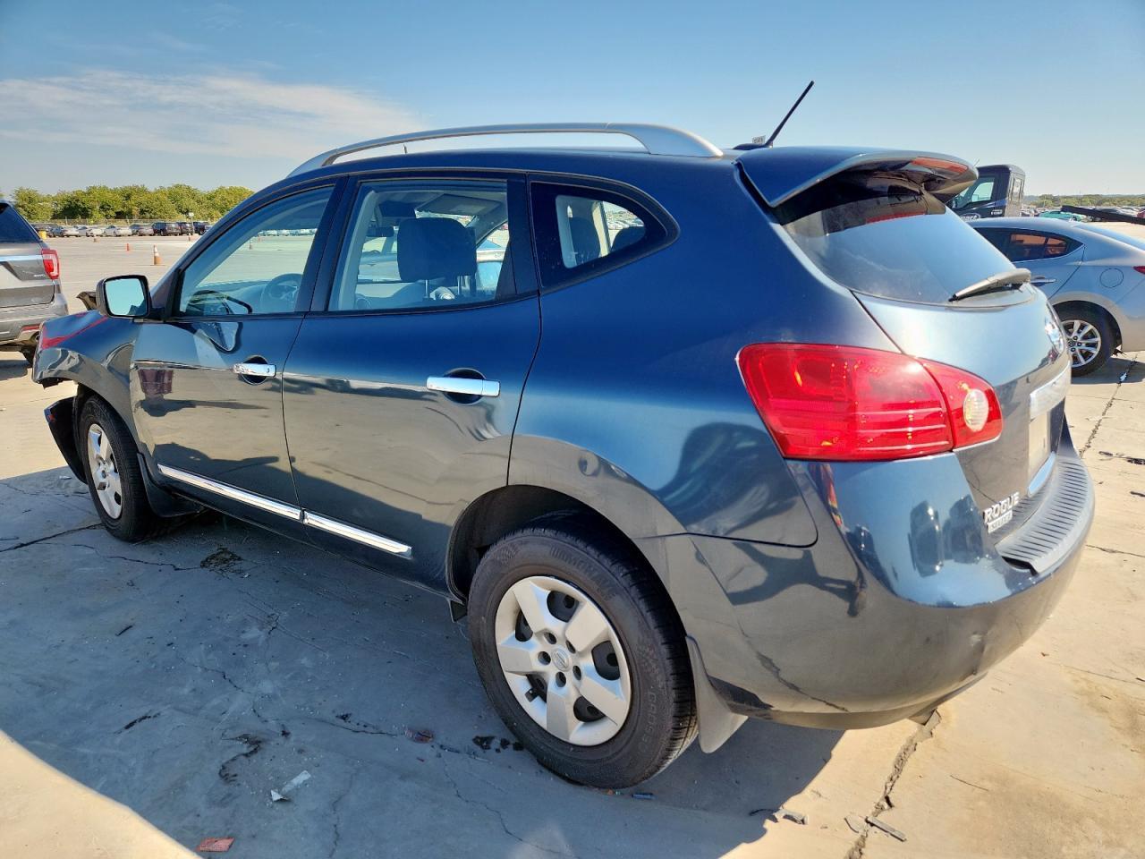 2014 Nissan Rogue Select S - Image 2