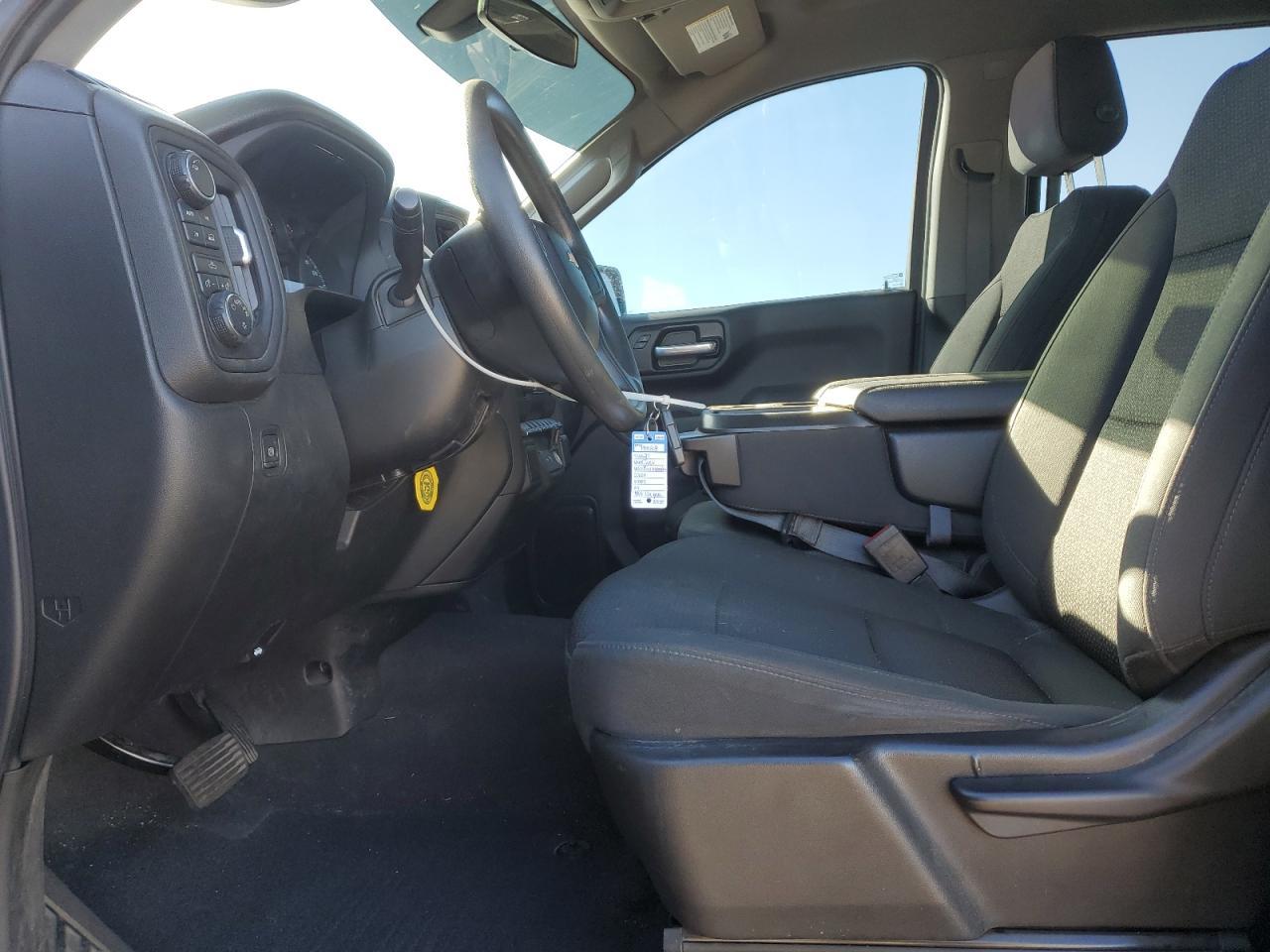 2021 Chevrolet Silverado K1500 Custom - Фото 7