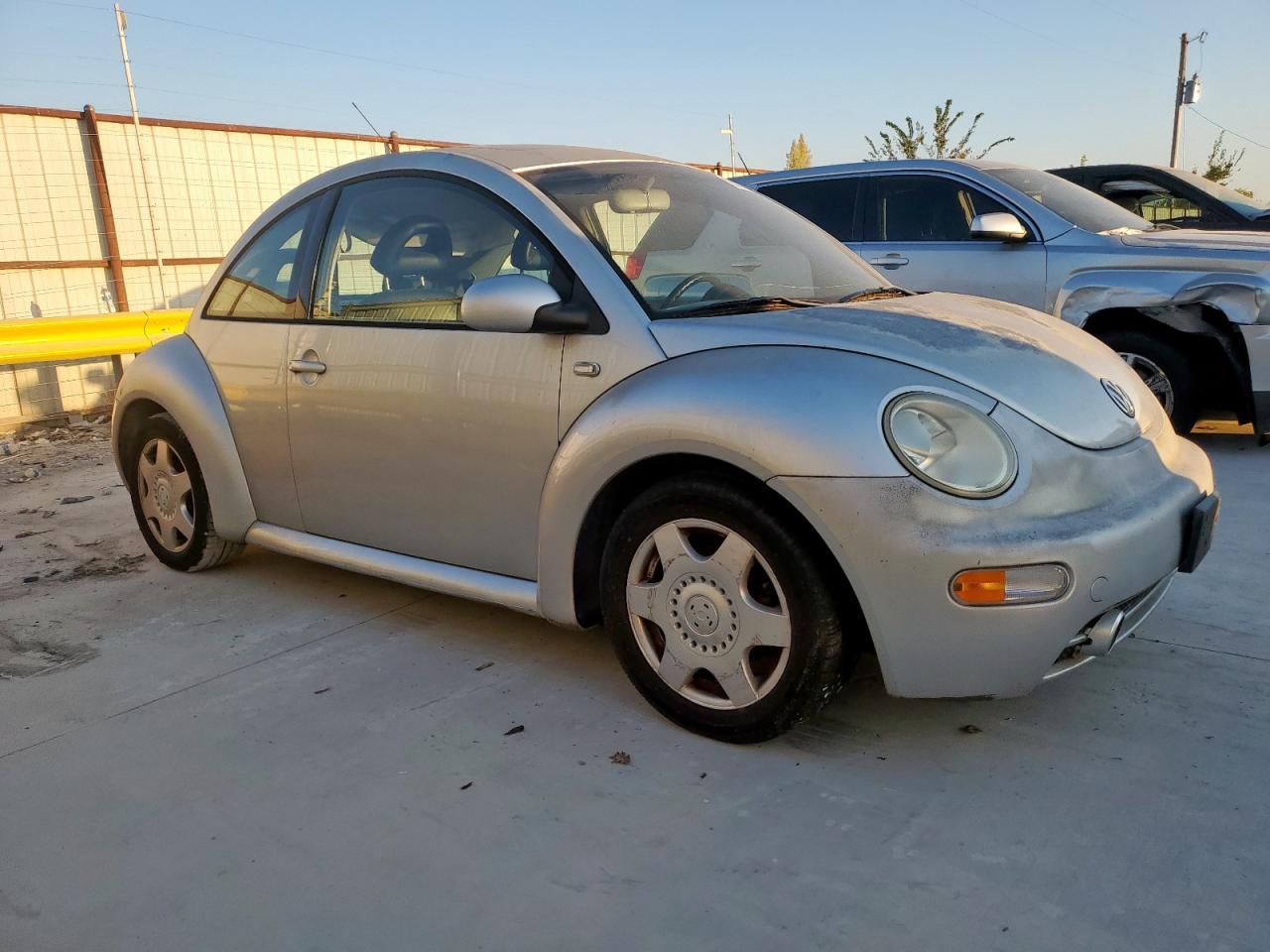 2001 Volkswagen New Beetle Gls - Фото 4