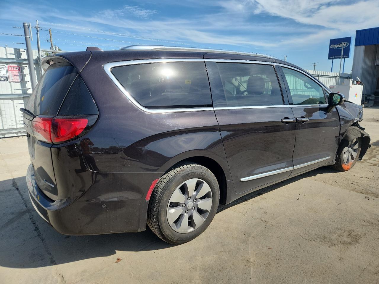 2018 Chrysler Pacifica Hybrid Limited - Фото 3