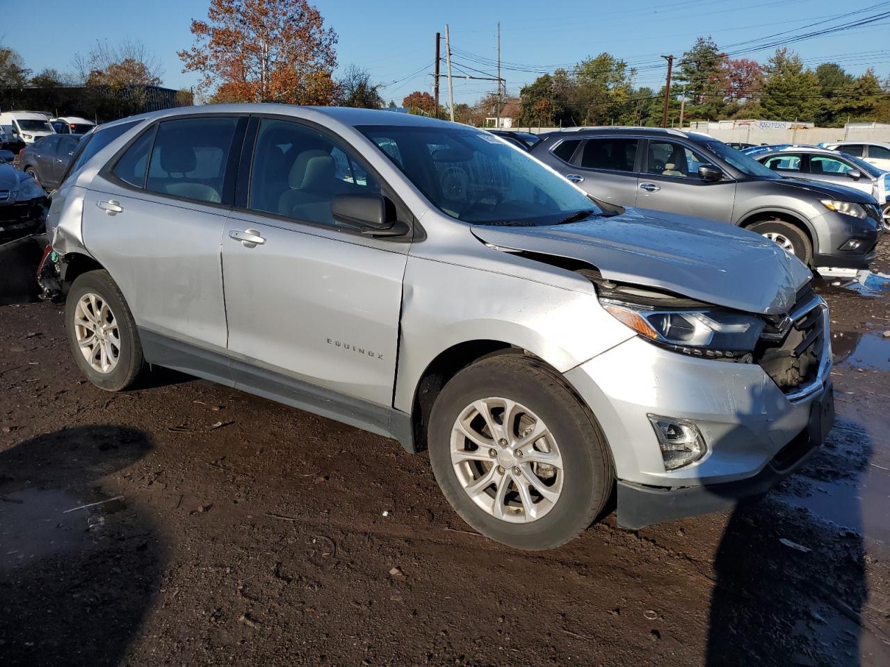 2018 Chevrolet Equinox Ls - Фото 4