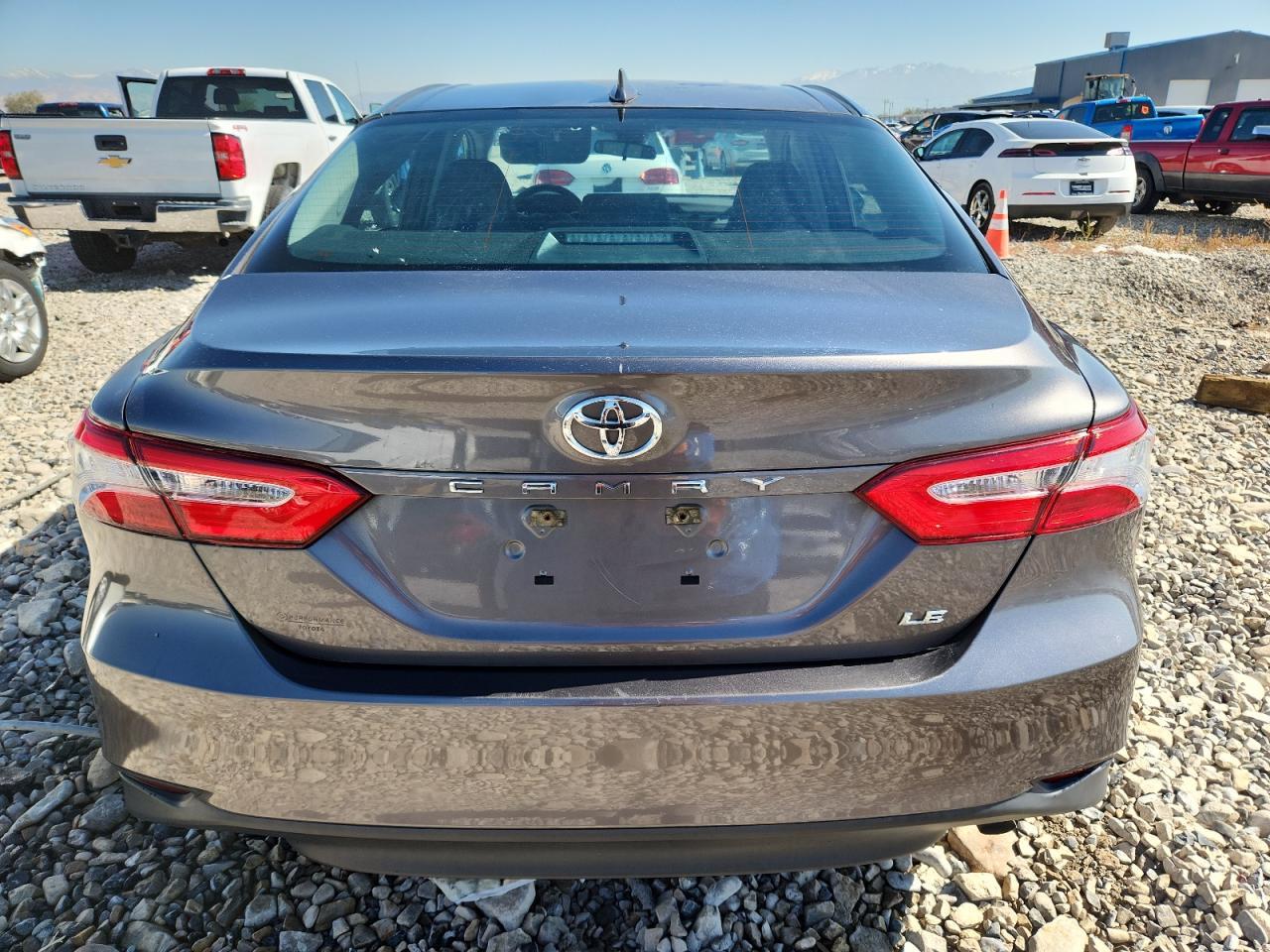 2020 Toyota Camry Le - Фото 6