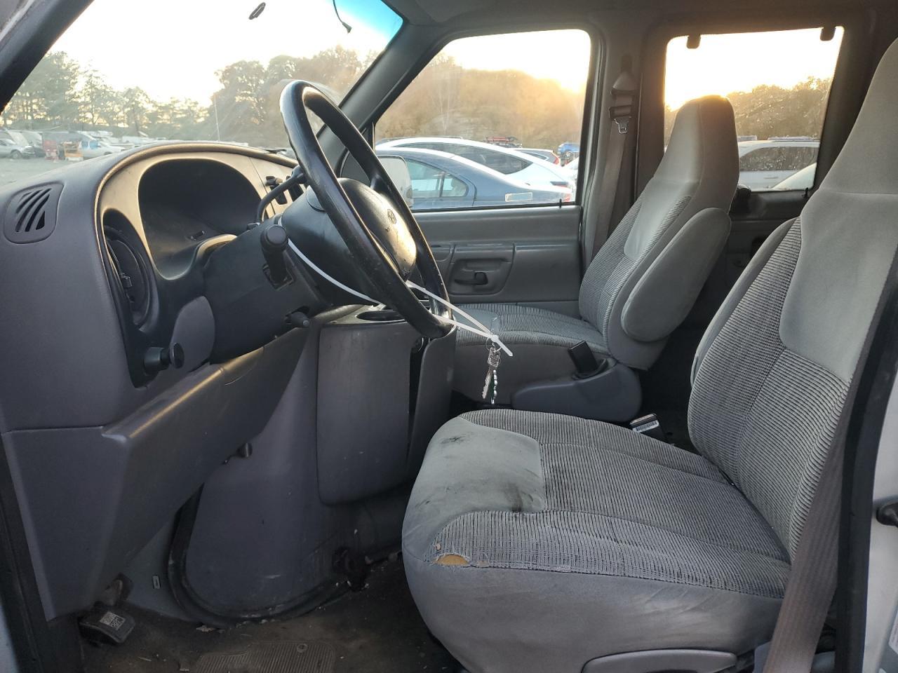 1998 Ford Econoline - Фото 7